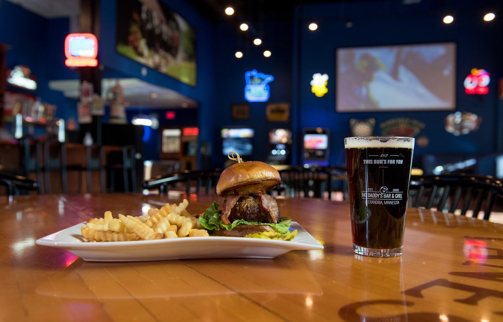 Fat Daddy's Bar & Grill Garden Center Lanes